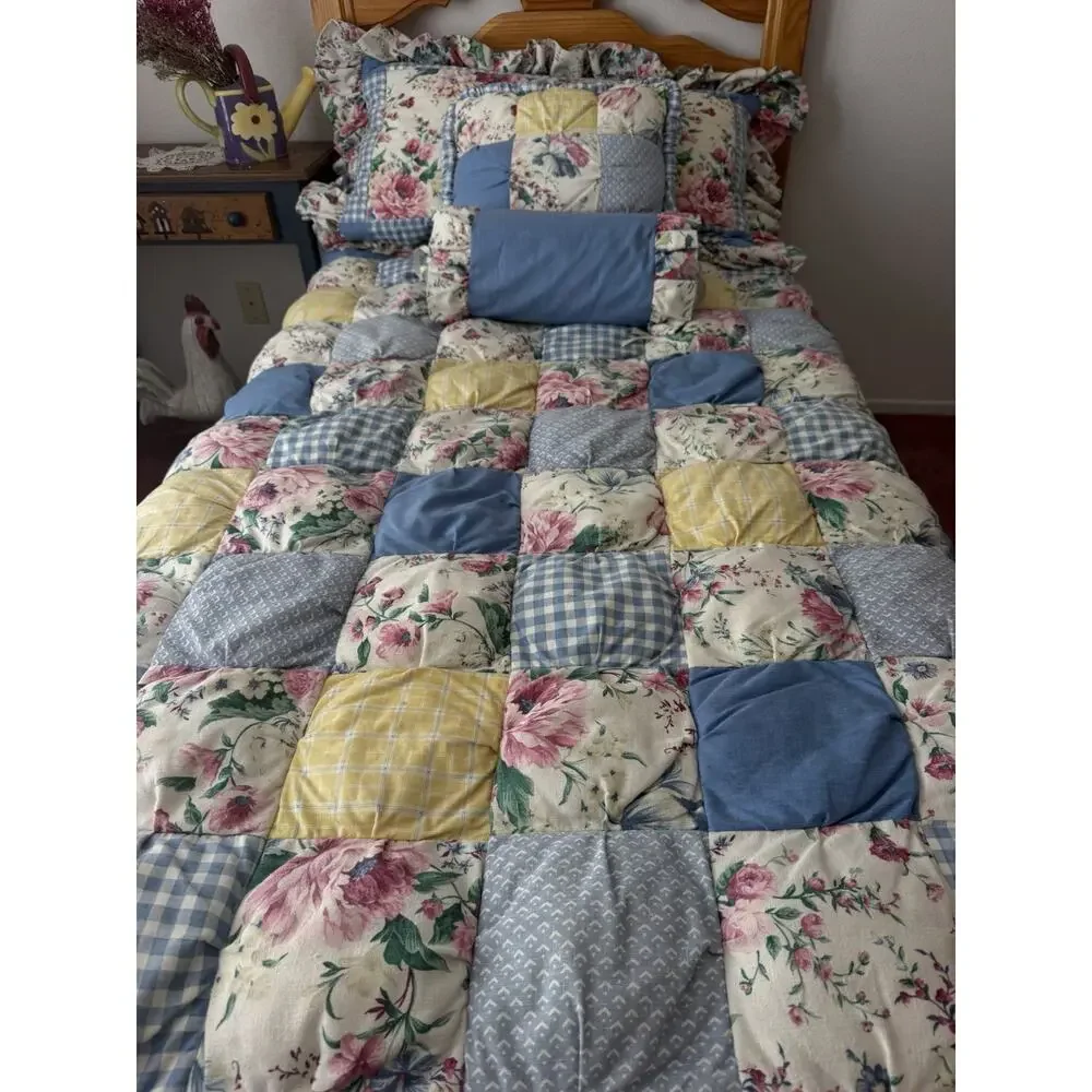 Vintage Handmade Puff patchwork Twin Quilt 4 Piece Set Cottagecore